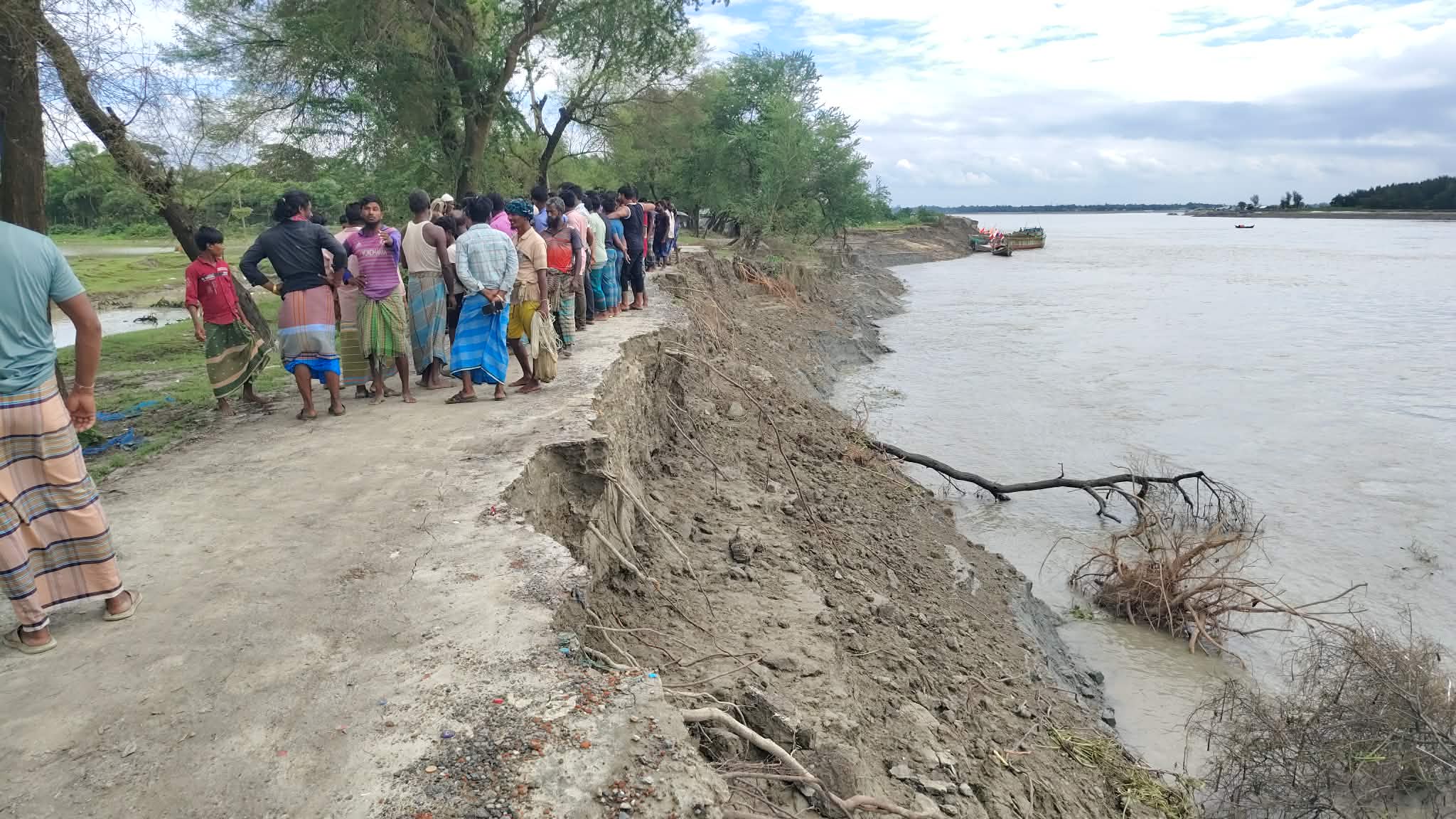 কোম্পানীগঞ্জের মুছাপুর ক্লোজার রক্ষায় মানববন্ধন, স্লুইসগেট নির্মাণের জোর দাবি: